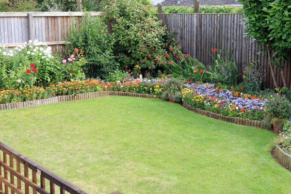 Aesthetic Lawn Edging